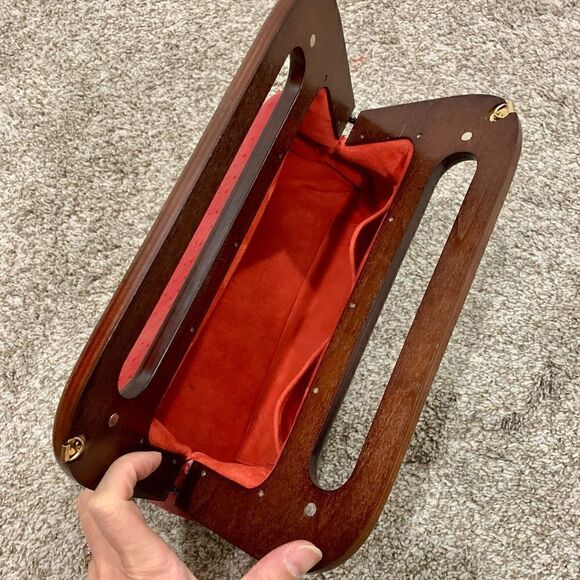 Vintage Style Handmade Genuine Embossed Leather Large Wooden Frame Bag/Crossbody - Picture 14 of 16